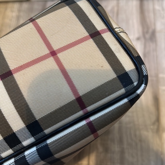 Burberry London Tote - Picture 8 of 10